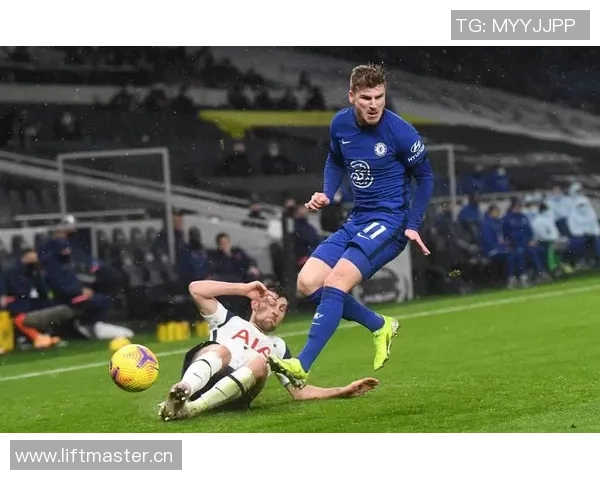 洛杉矶FC宣布续约38岁门将洛里至2026年并附加一年选择权